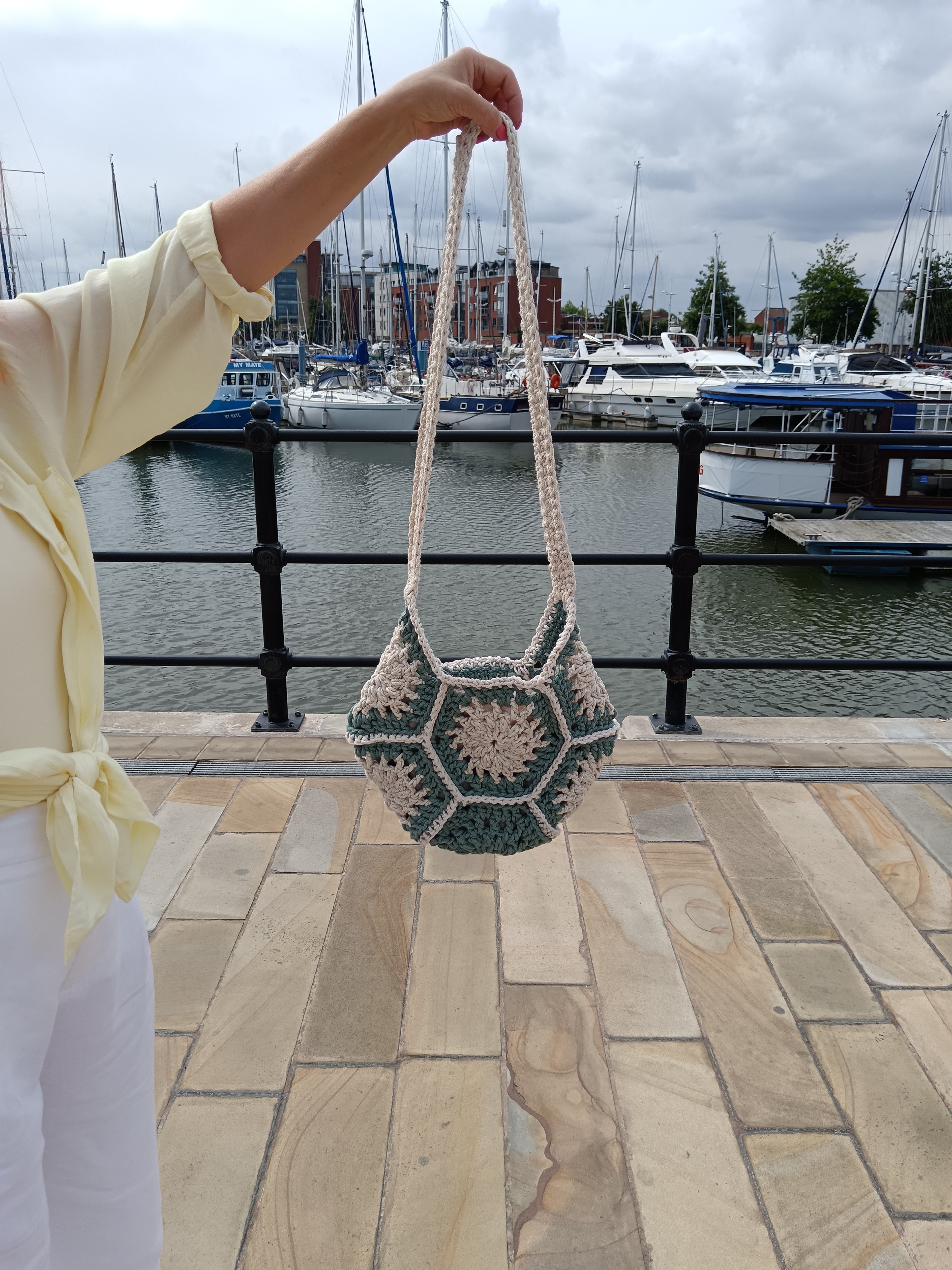 Handmade Crochet Shoulder Bag – Starburst Hexagon & Pentagon Design
